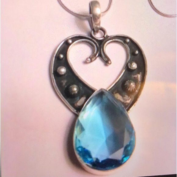 Stunning 925 Sterling Silver Blue Topaz Necklace